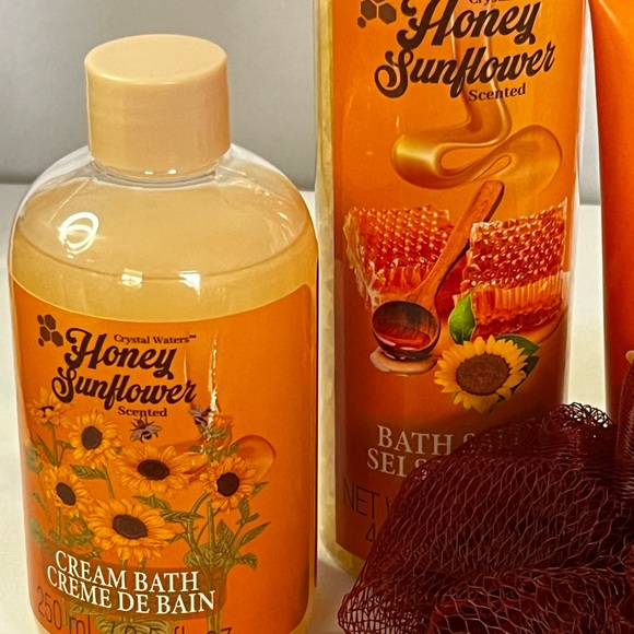 Crystal Waters Honey Sunflower Bath Set - Picture 2 of 5